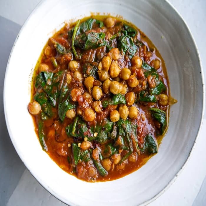 Ragoût de pois chiches, chorizo et épinards