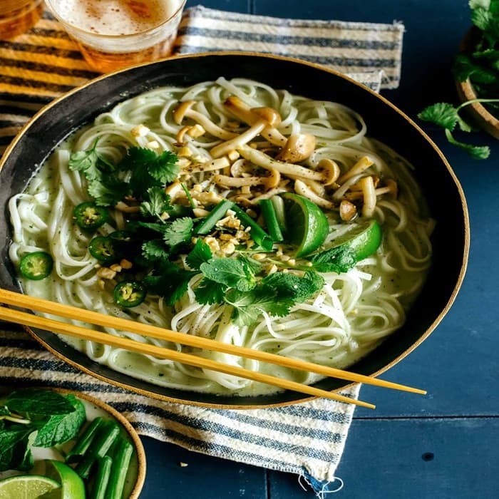 Soupe de Nouilles au Curry Thaï