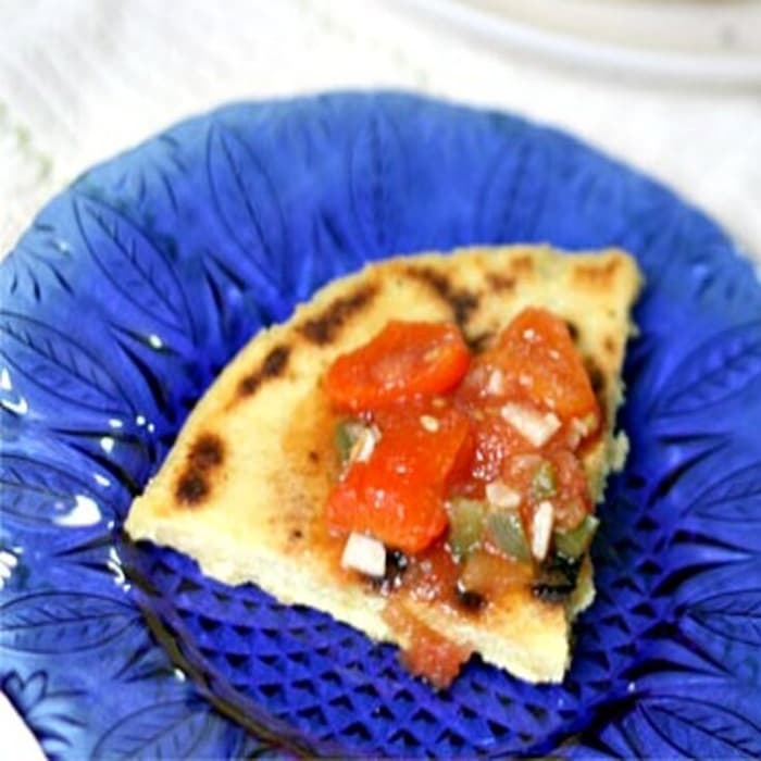 Bouzgène algérien avec sauce aux poivrons rôtis