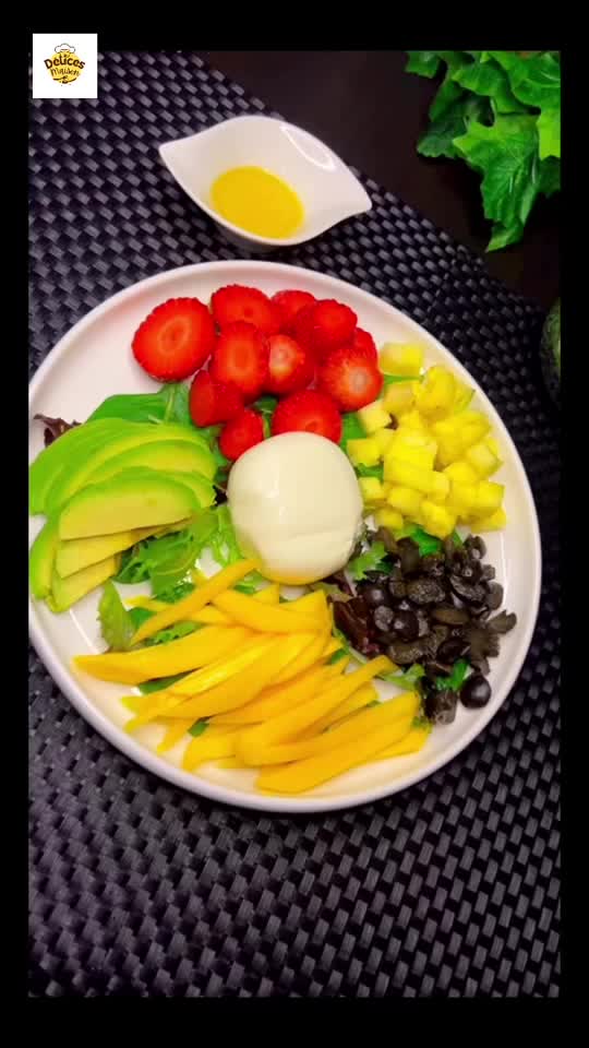 Salade Tropicale Gourmande aux Fruits Frais et Mozzarella