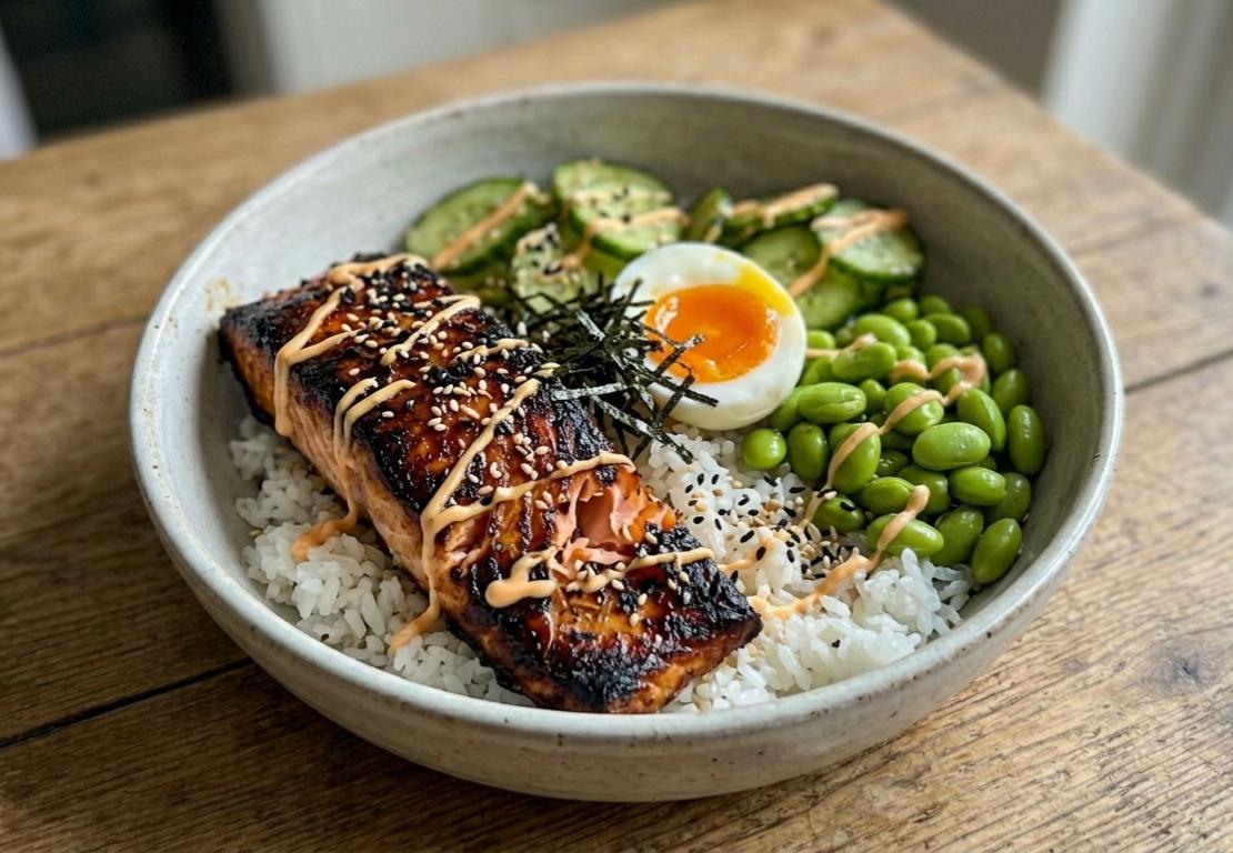 Poke Bowl Salmón Teriyaki & Huevo Mollet Jammy