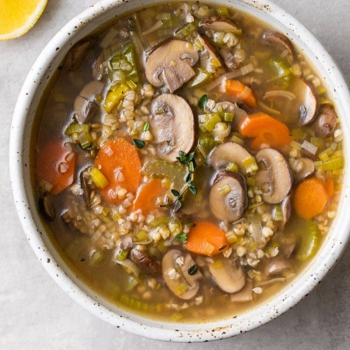 Soupe aux champignons et sarrasin