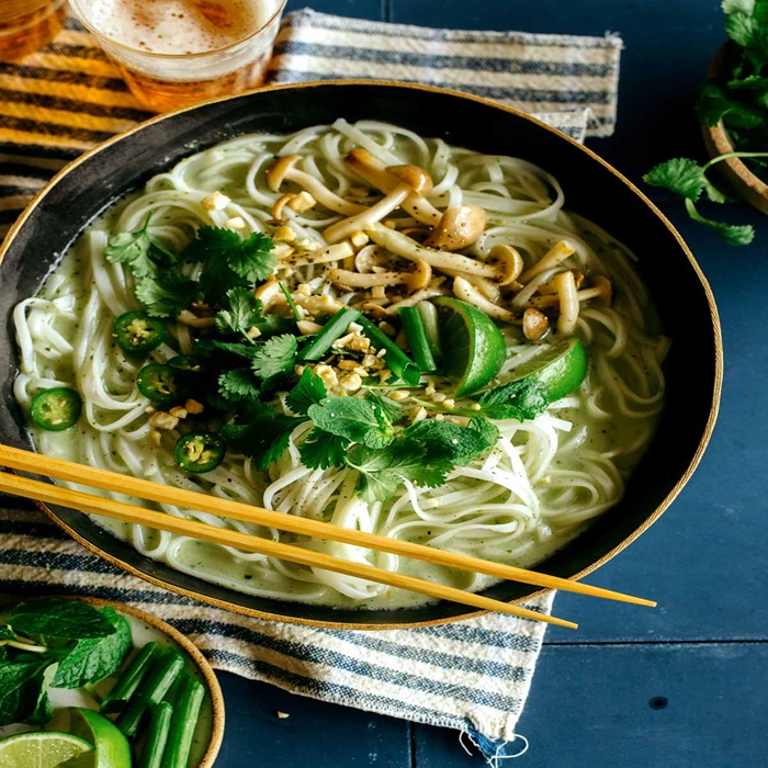 Soupe de Nouilles au Curry Thaï