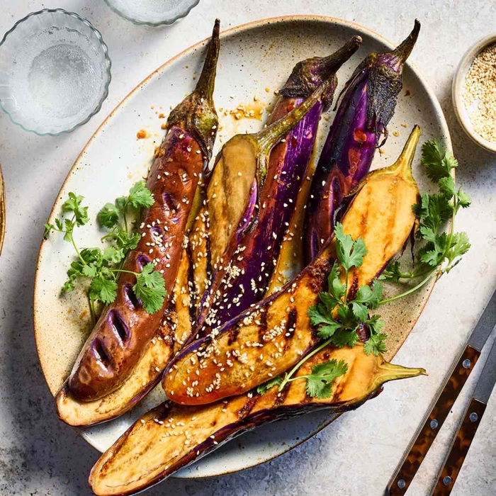 Aubergines grillées à la sauce tahini