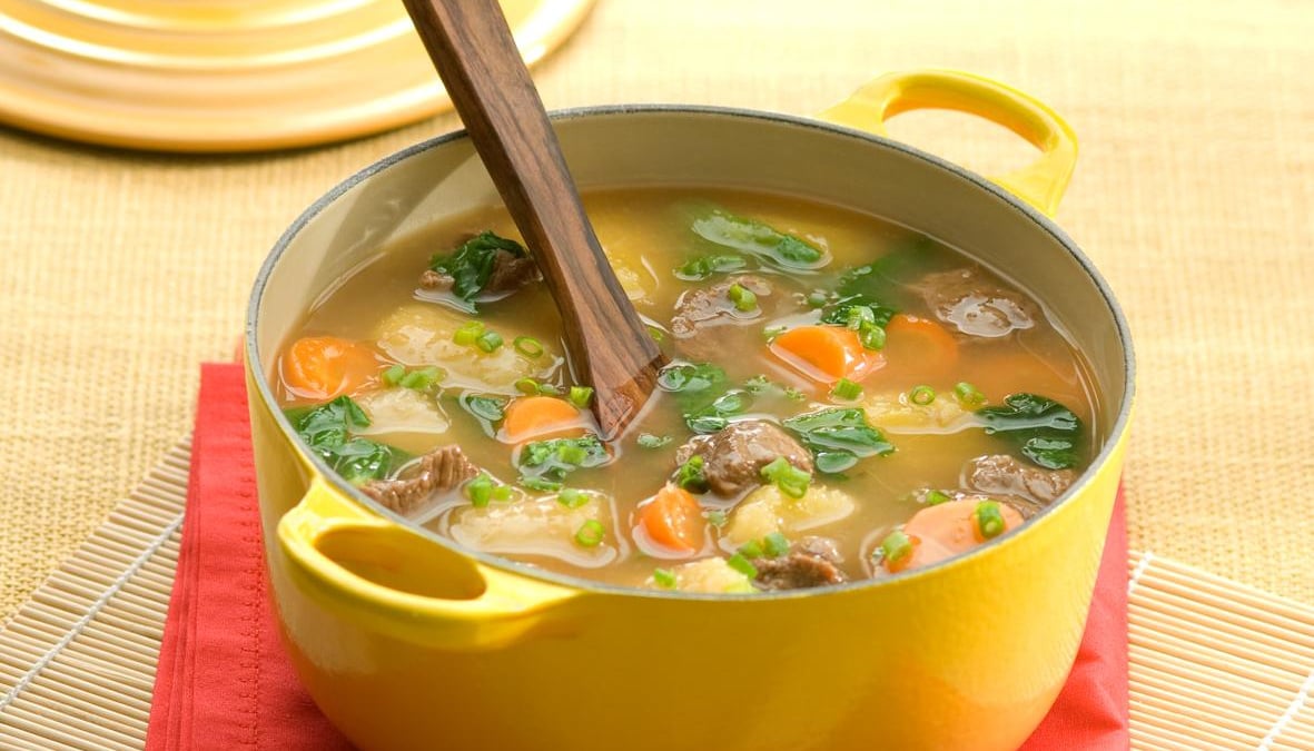 Soupe de manioc au bœuf mijotée