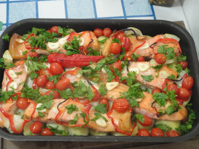 Oven-Baked Salmon with Potatoes and Garden Vegetables