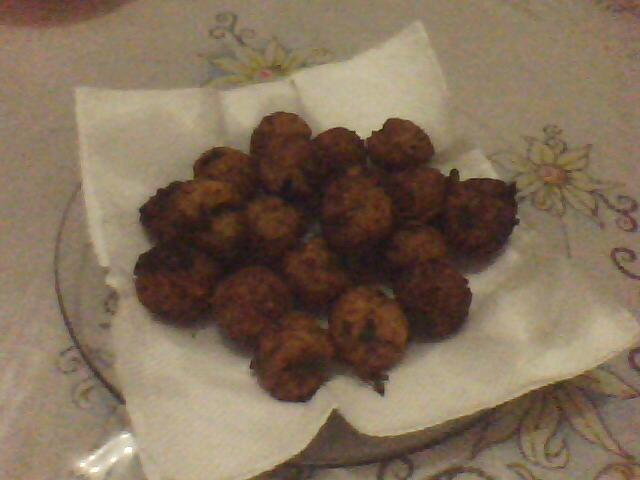 Croquettes de riz dorées au parmesan et fines herbes